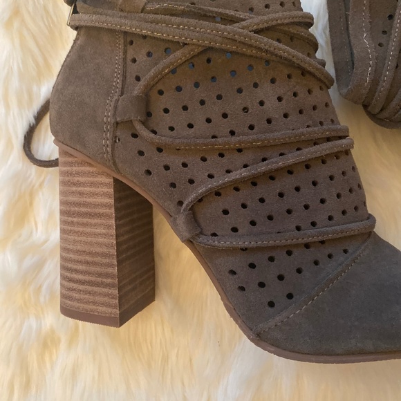 VERY VOLATILE LEATHER OPEN TOE BOOTIE - Picture 6 of 8